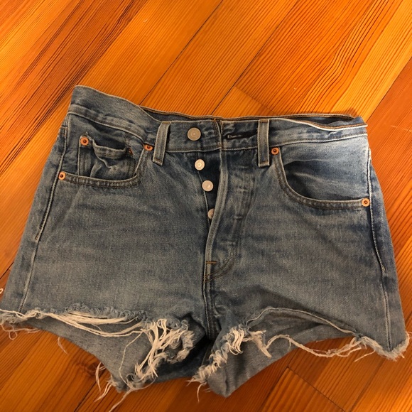 Levi’s 501 Denim Shorts - Picture 1 of 3